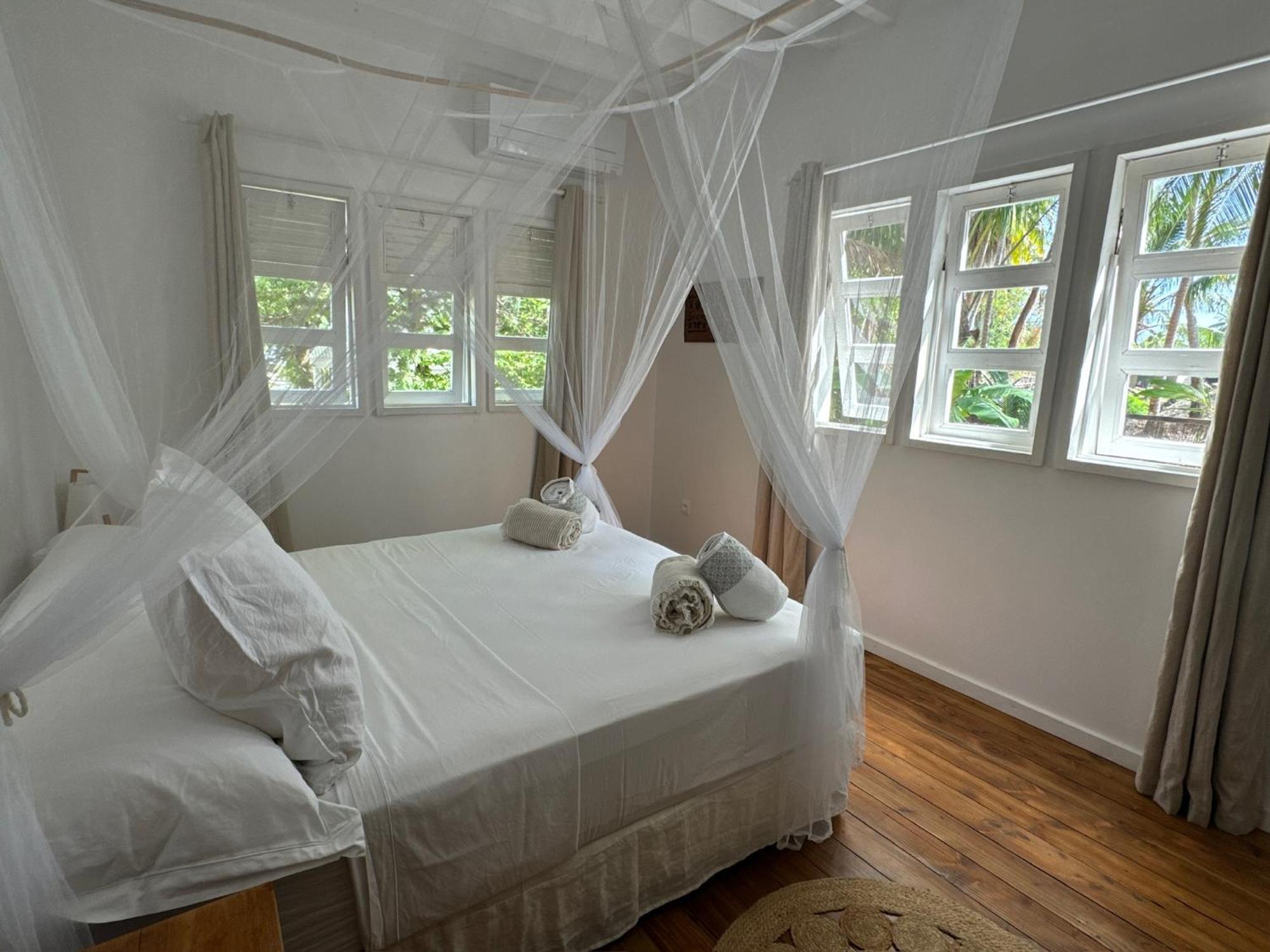Le Coconut Lodge Avatoru Exterior foto